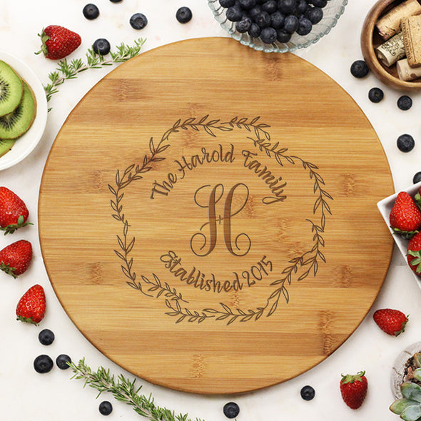 Round Cutting Board "Harold Family Wreath"