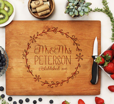 Cutting Board "Mr & Mrs Circle Leafs"