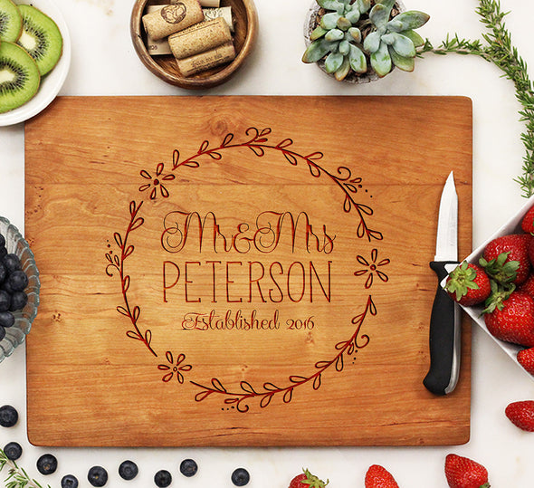 Cutting Board "Mr & Mrs Circle Leafs"