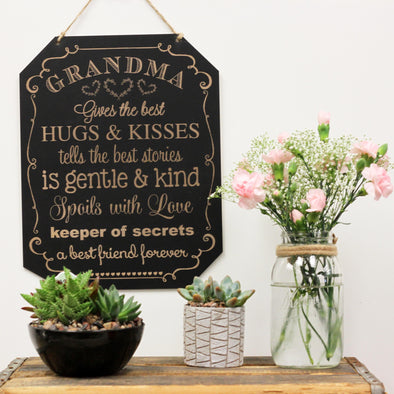 Grandma Gives The Best Hugs & Kisses Sign